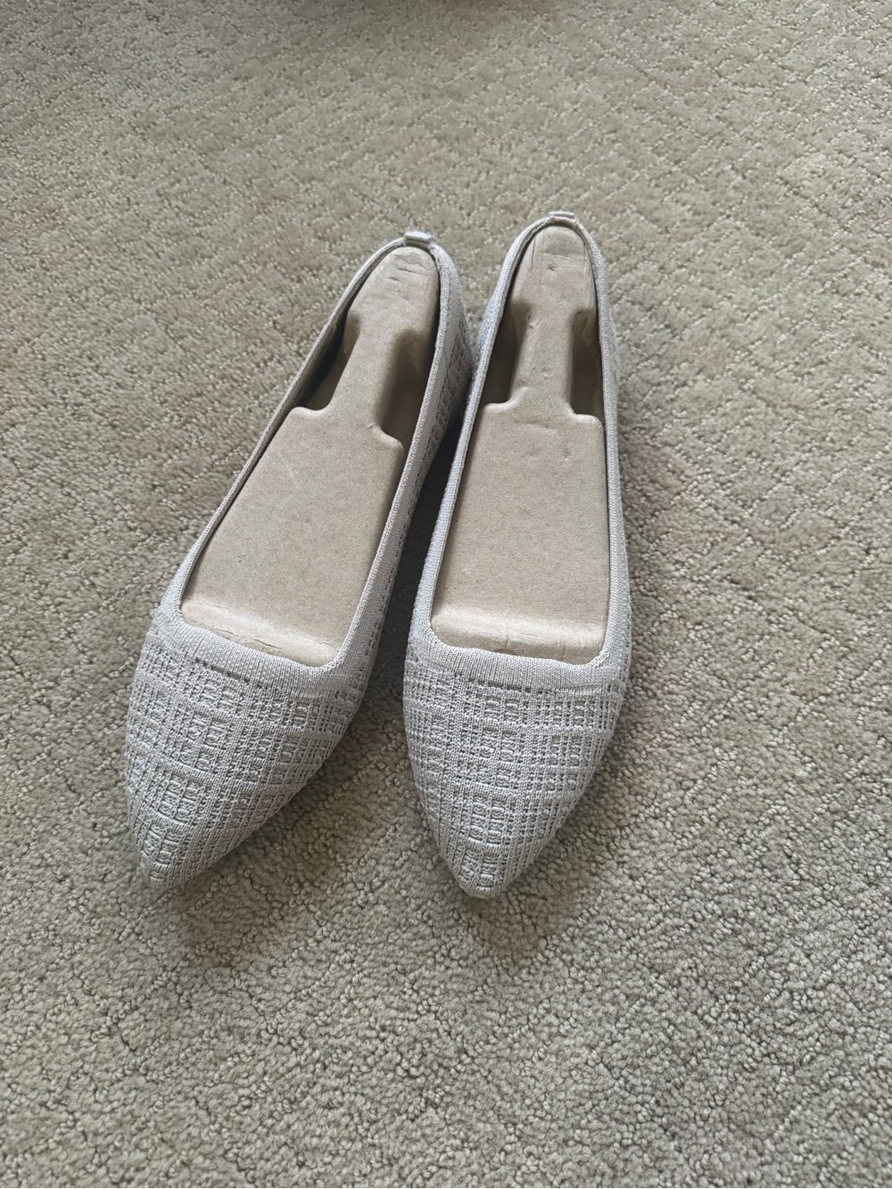 Skechers Women's Pointed Woven Ballet Flats in Light Gray/Cream